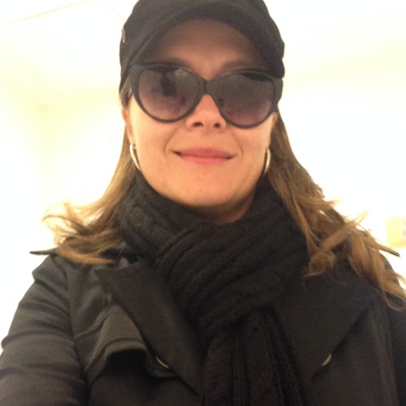 Meet your Posher, April - Picture 1 of 3